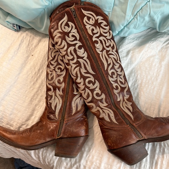 Liberty black boot, size 7.5 - Picture 3 of 4